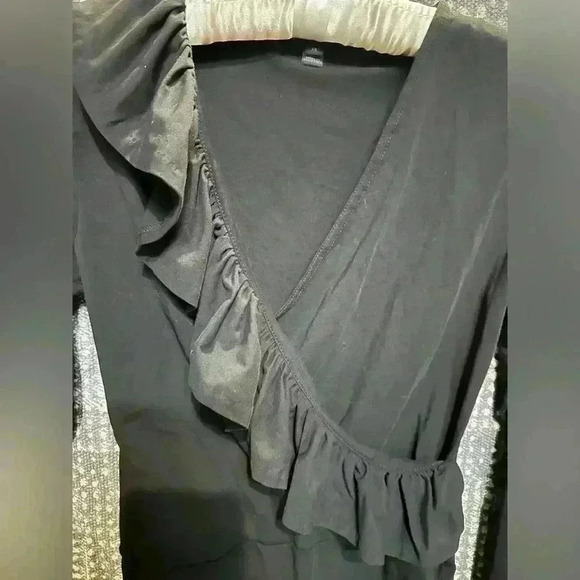 J Crew Black long sleeve body suit with ruffle V-neckline, XS - Picture 2 of 7